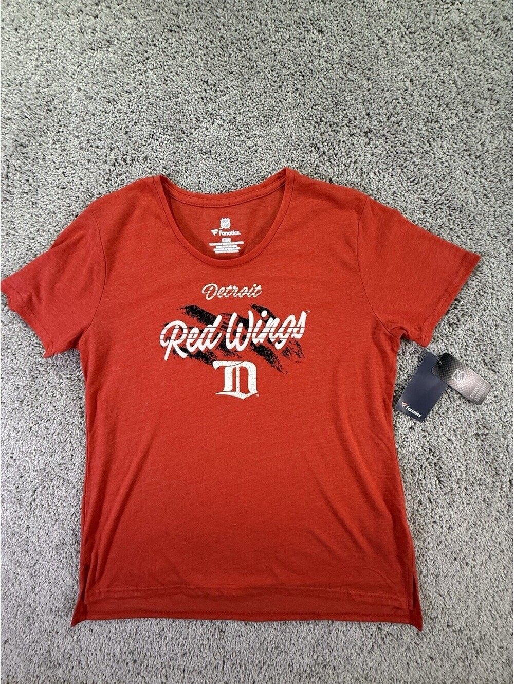 NWT Fanatics NHL Detroit Redwings Women’s T Shirt Red Short Sleeve Size Large